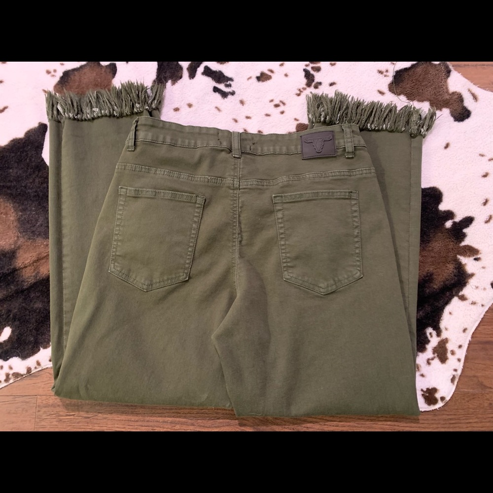 Cropped fringe green pants